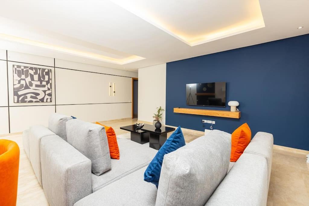 Apartamento Modern 2Br Retreat In Marina Sale Luxury Living Hajja Exterior foto