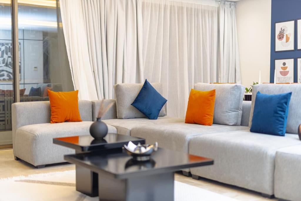 Apartamento Modern 2Br Retreat In Marina Sale Luxury Living Hajja Exterior foto