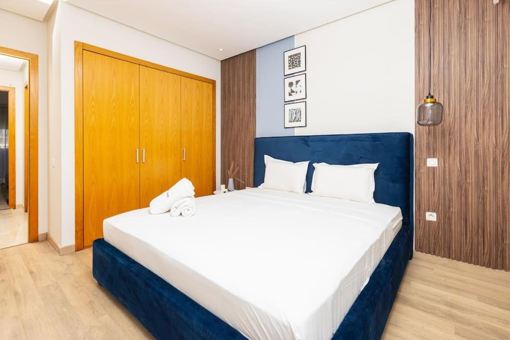 Apartamento Modern 2Br Retreat In Marina Sale Luxury Living Hajja Exterior foto