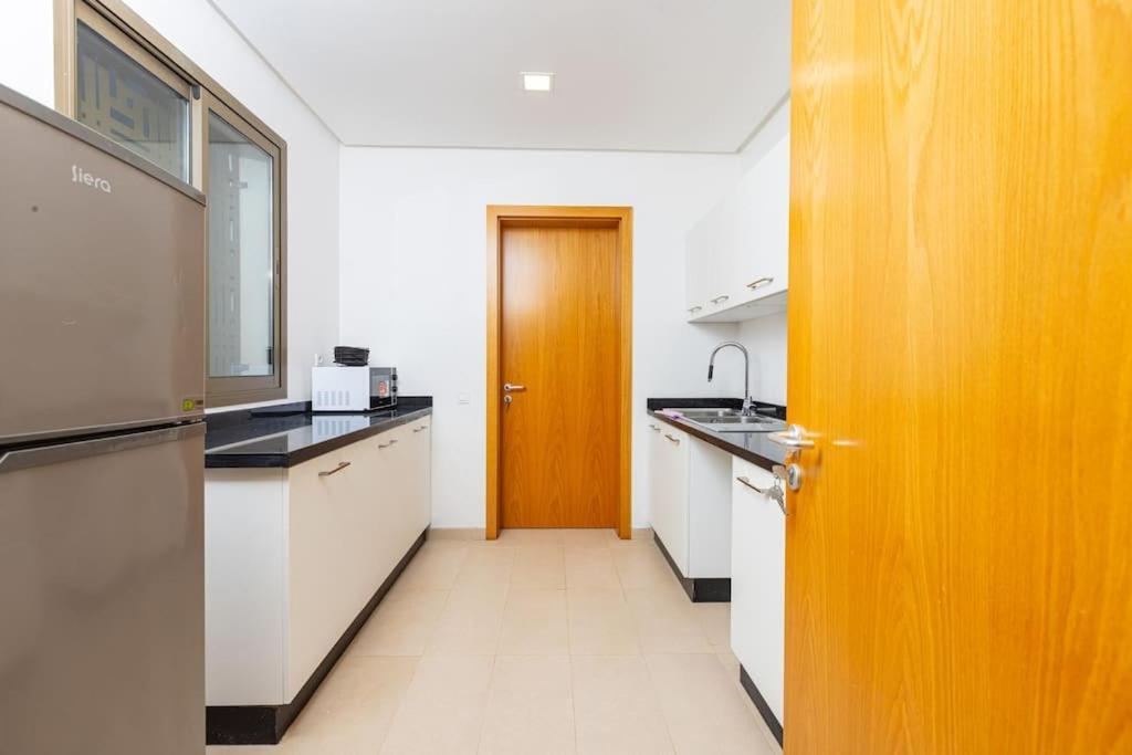 Apartamento Modern 2Br Retreat In Marina Sale Luxury Living Hajja Exterior foto