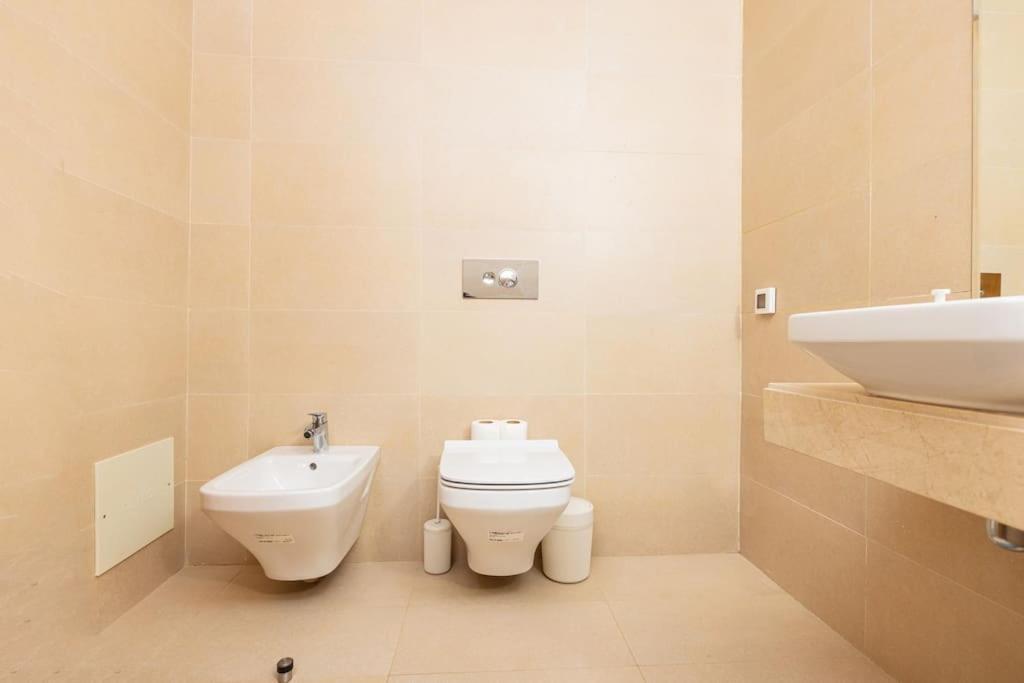 Apartamento Modern 2Br Retreat In Marina Sale Luxury Living Hajja Exterior foto